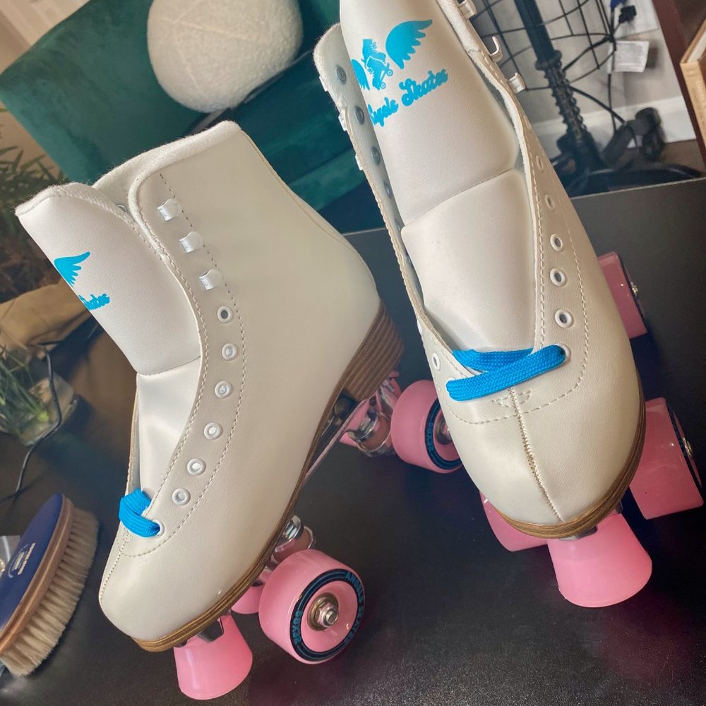 Angel's Skates Cloud White Roller Skates Women's US 7 NWOT Barbie Core